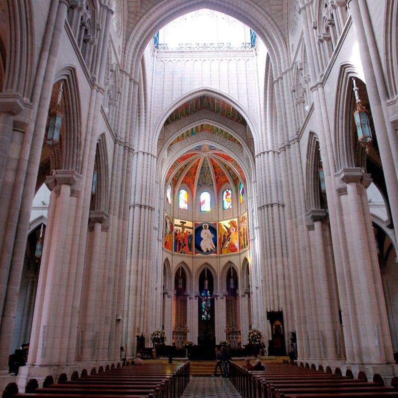 catedral-de-la-alumdena-madrid-aspect-ratio-1-1